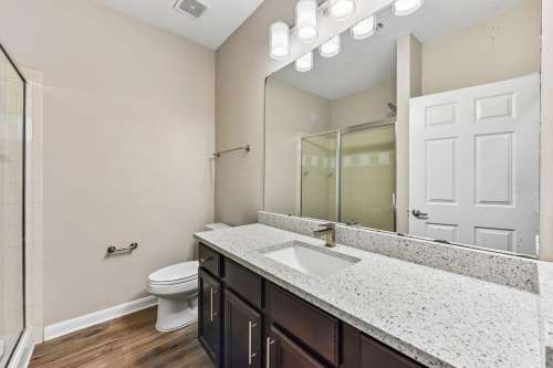 texas-state-Apartment-Building-18725746